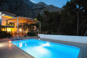 Гостиница Holiday Home Kotisina 6809  Макарска 